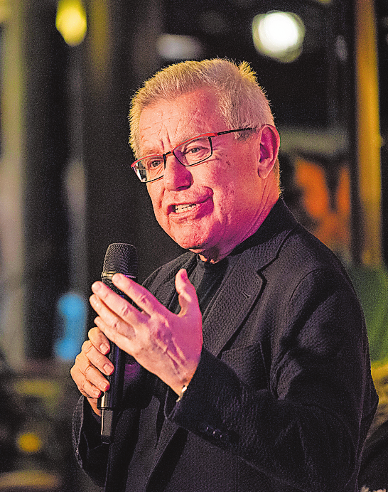 Architekt Daniel Libeskind präsentierte kürzlich seinen Vorentwurf in Ulm. Foto: Petra Böger