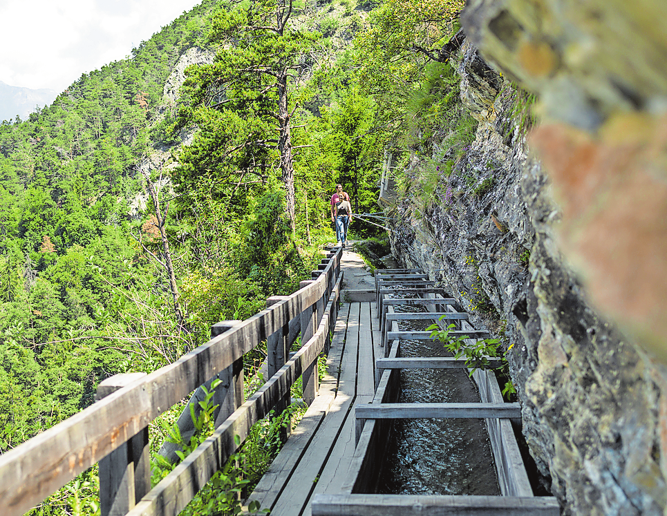 WANDERN ENTLANG DER MITTELALTERLICHEN SUONEN – EIN FRÜHES BEISPIEL FÜR NACHHALTIGE WASSERVERSORGUNG. FOTO: DAVID CARLIER