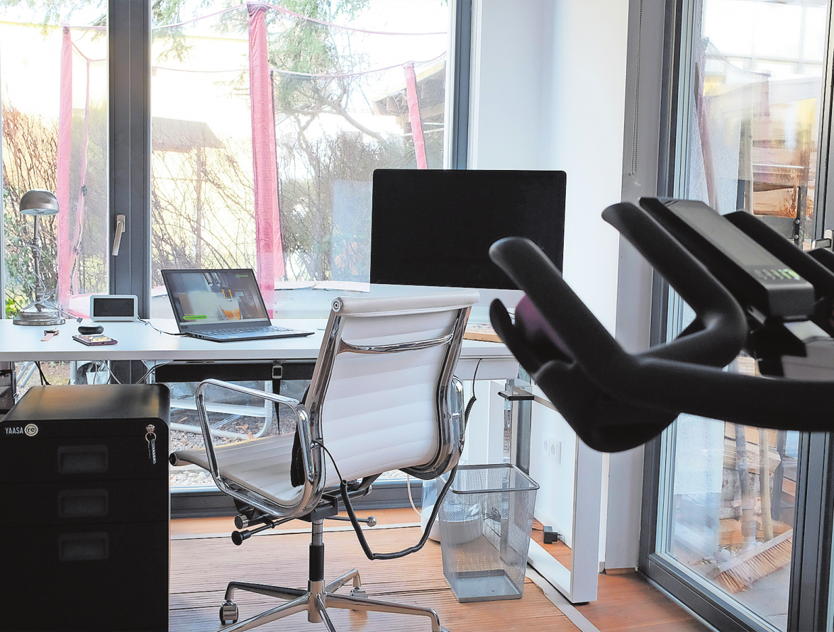 AUCH FÜRS HOMEOFFICE GIBT ES WIEDERAUFBEREITETE UTENSILIEN.