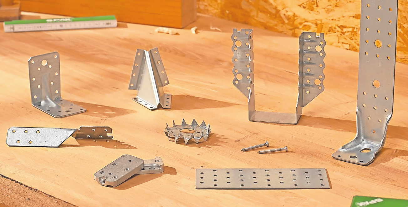 DIE HERSTELLER PASSEN SICH DEN WACHSENDEN ANSPRÜCHEN AN DEN HAUSBAU MIT IMMER NEUEN HOLZVERBINDERN AUS METALL AN. ES GIBT KAUM EINE ARCHITEKTONISCHE AUFGABE, FÜR DIE NICHT EINE LÖSUNG ZUR VERFÜGUNG STÜNDE. FOTO: SPAX INTERNATIONAL