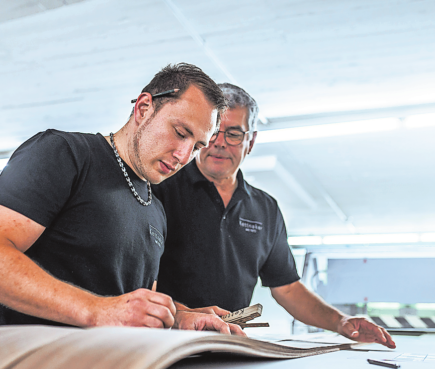 AUCH IN EINER ZUNEHMEND DIGITALISIERTEN BAU- UND DESIGNWELT BRAUCHT ES HANDWERKER.