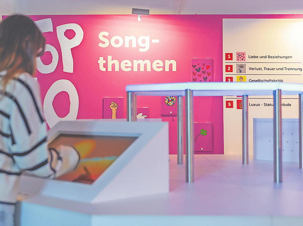 Die Mitmach-Ausstellung „Pop.Kulturschloss“ im Schloss Hochstädt feiert die Welt der Popmusik. Foto: Kulturschloss Hochstädt/Mira Hörter