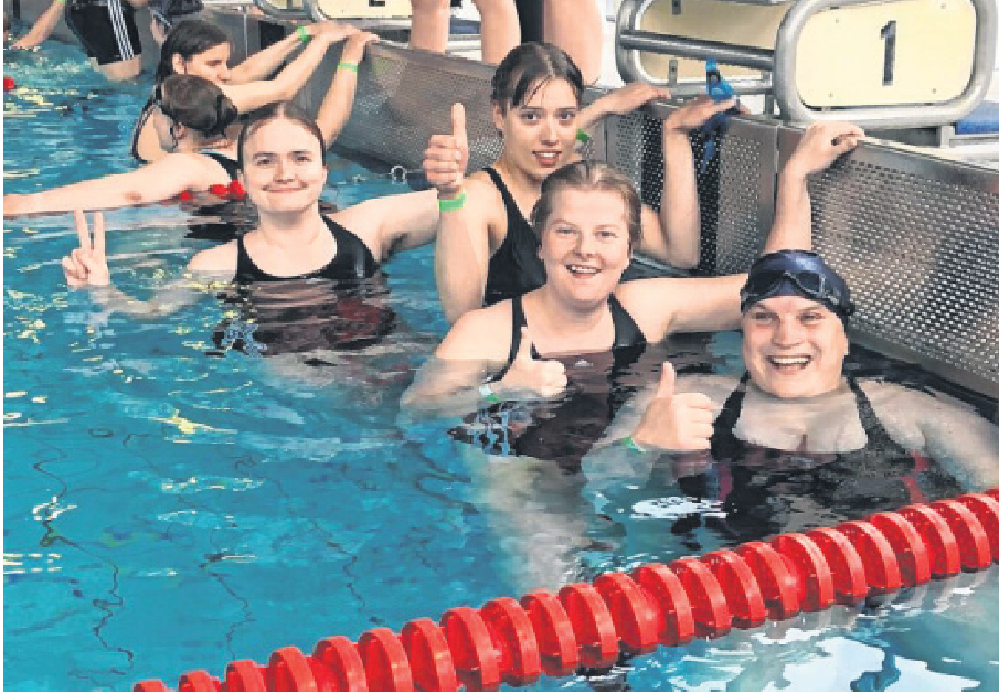 Edelmetall gab es für die Schwimmerinnen von WerkHus bei den Landesspielen in Kiel. Die 4x50-Meter-Staffel sicherte sich die Goldmedaille. Fotos: WerkHus