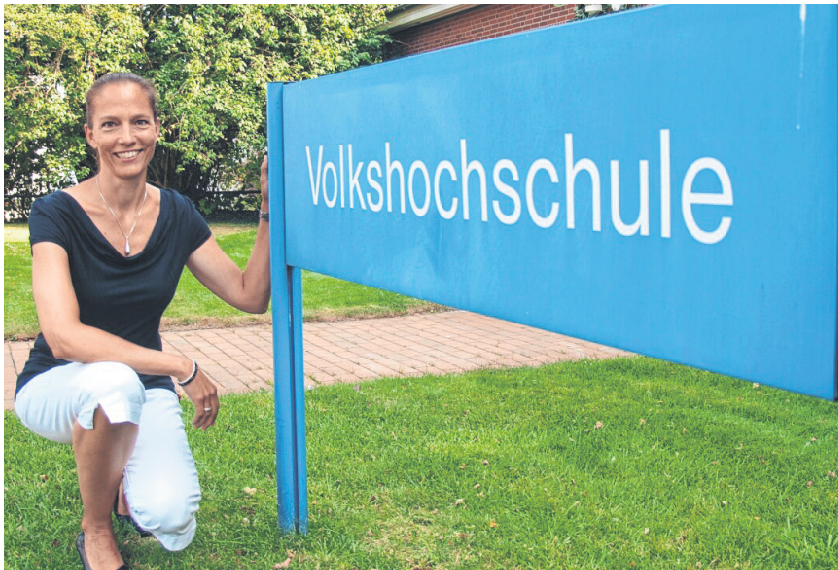 VHS-Leiterin Ariane Häufle präsentiert ein abwechslungsreiches Programm für die Zielgruppe 60 Plus.