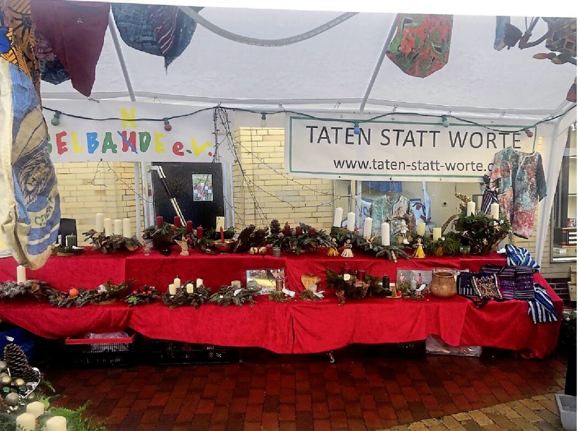 An diesem Stand bekommen Barmstedter ihren Adventskranz.