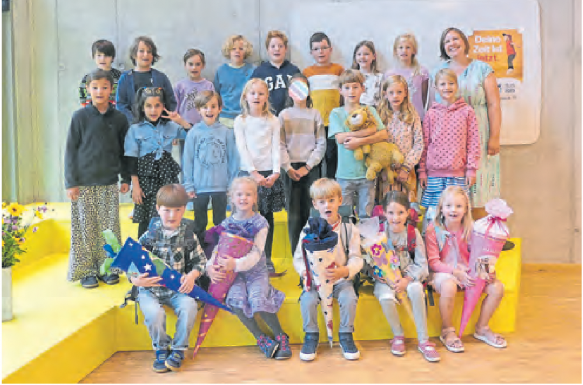 Jül-Klasse C mit der Klassenlehrerin Cornelia Adelmann.