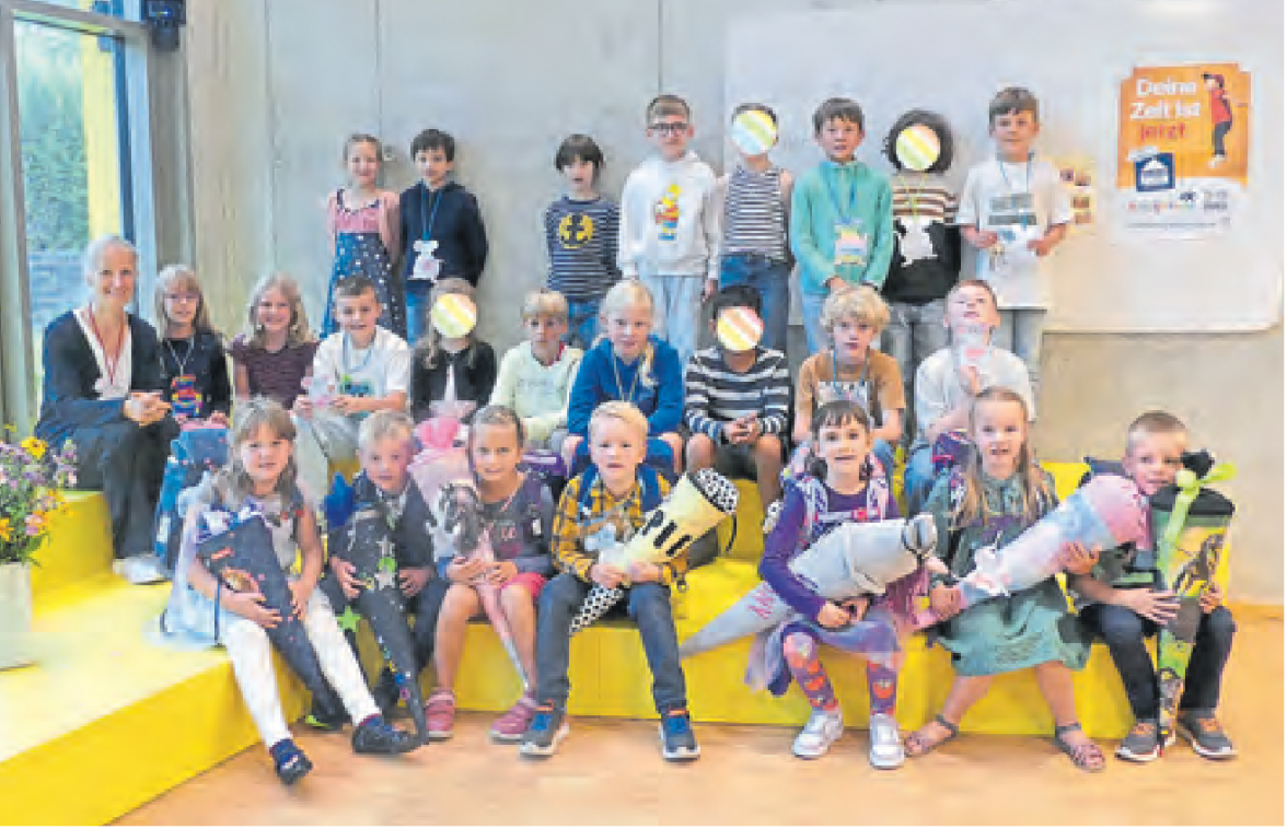 Jül (Jahrgangsübergreifendes Lernen)-Klasse A mit der Klassenlehrerin Astrid Schrader. Fotos: Schule/hfr (4)