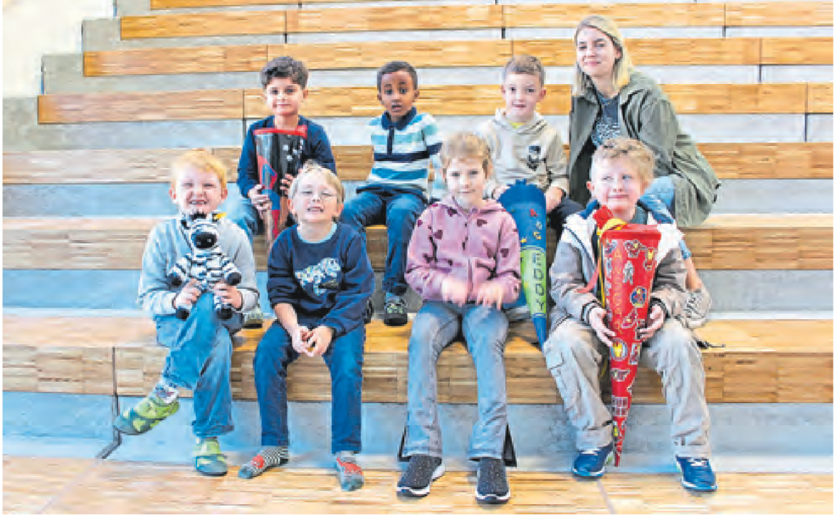 Klasse 1d (Kooperation mit dem Förderzentrum) mit der Klassenlehrerin Tanja Pollmann. 