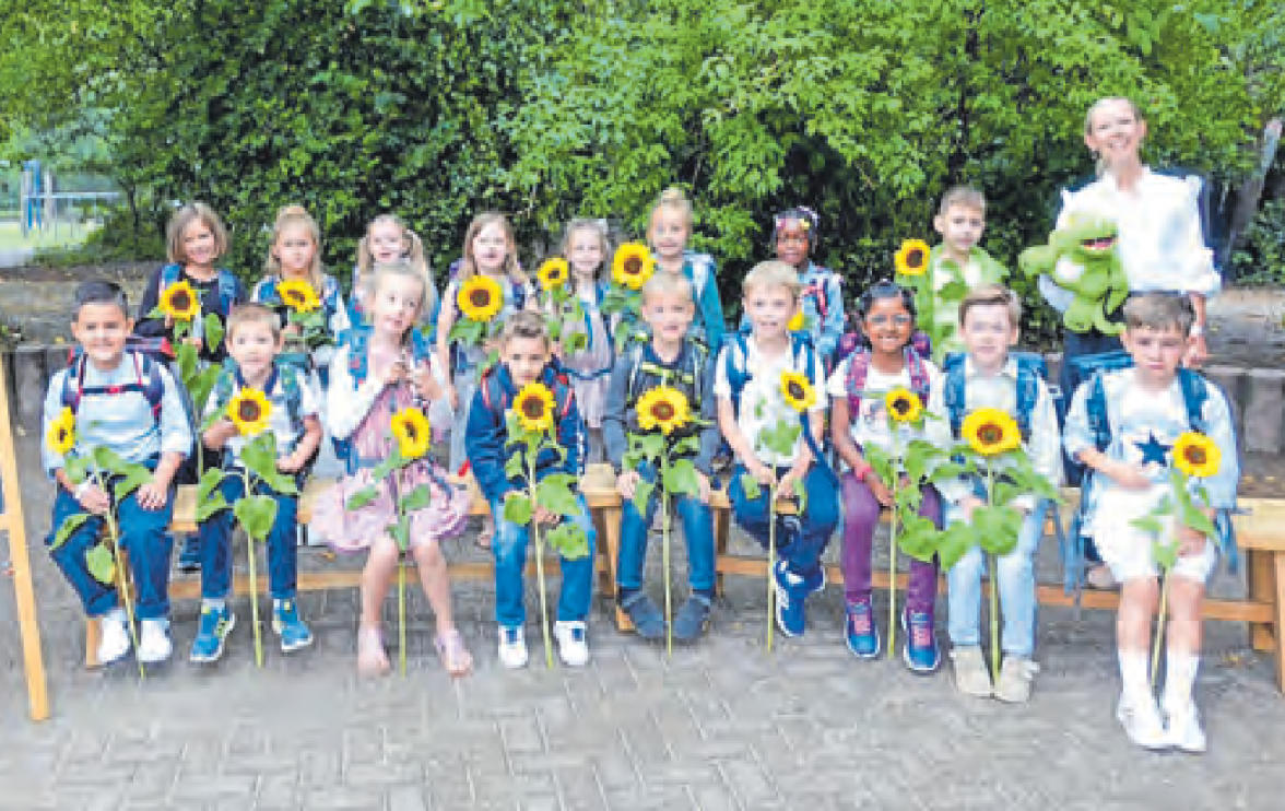 Die Klasse 1a mit ihrer Klassenlehrerin Inken Steinhoff. Fotos: Mühlau-Schule/hfr (6)