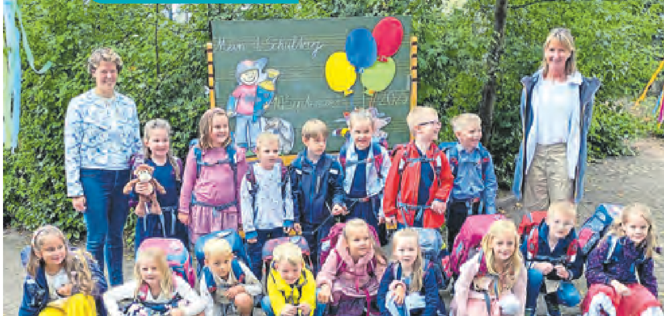 Die Klasse 1a, die Affenklasse, mit ihrer Klassenlehrerin Felicitas von Nerée (l.) und der Schulassistentin Dagmar Giering (r.).Fotos: Grundschule Kuddewörde/hfr (2)