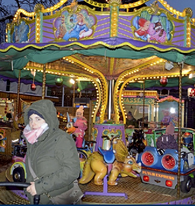 Ohne Karussell geht gar nichts auf dem Weihnachtsmarkt. Foto: Arndt Prenzel