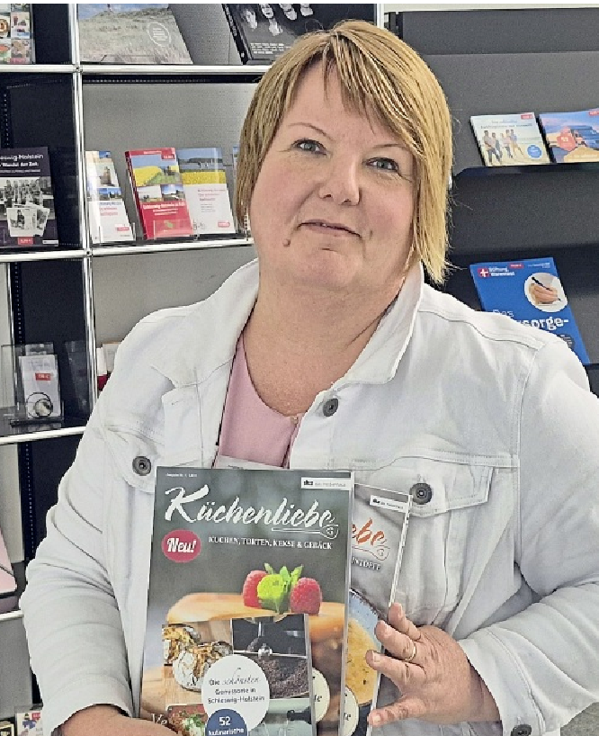 Manuela Seimer leitet das Kundencenter in Pinneberg. Ihre Leseempfehlung: die Ratgeberbücher des A.Beig-Verlags. Foto: Uta Habekost