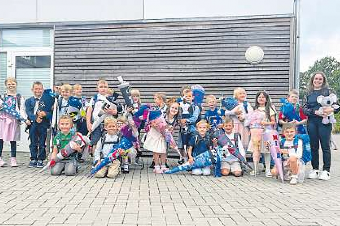 Die Klasse 1b, die Koalaklasse, mit Klassenlehrkraft Anna Sabirov Fotos (2): Grundschule Schönningstedt/hfr