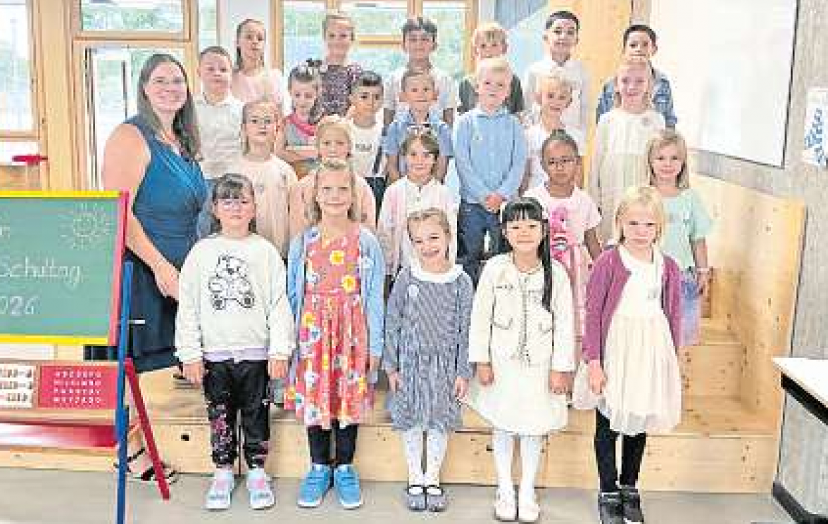 Die Klasse 1b mit Klassenlehrerin Miriam Rübel.