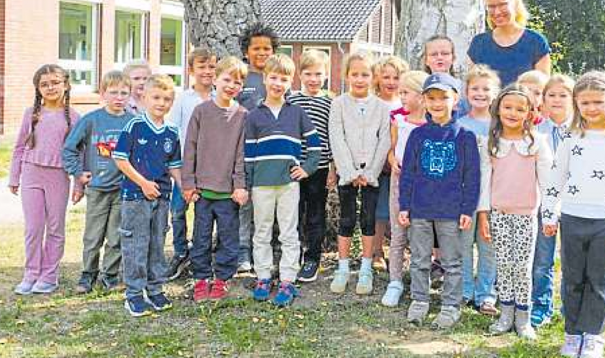Die Klasse 1b mit Lehrerin Annika Hüller. Fotos (2): Sven Christiansen