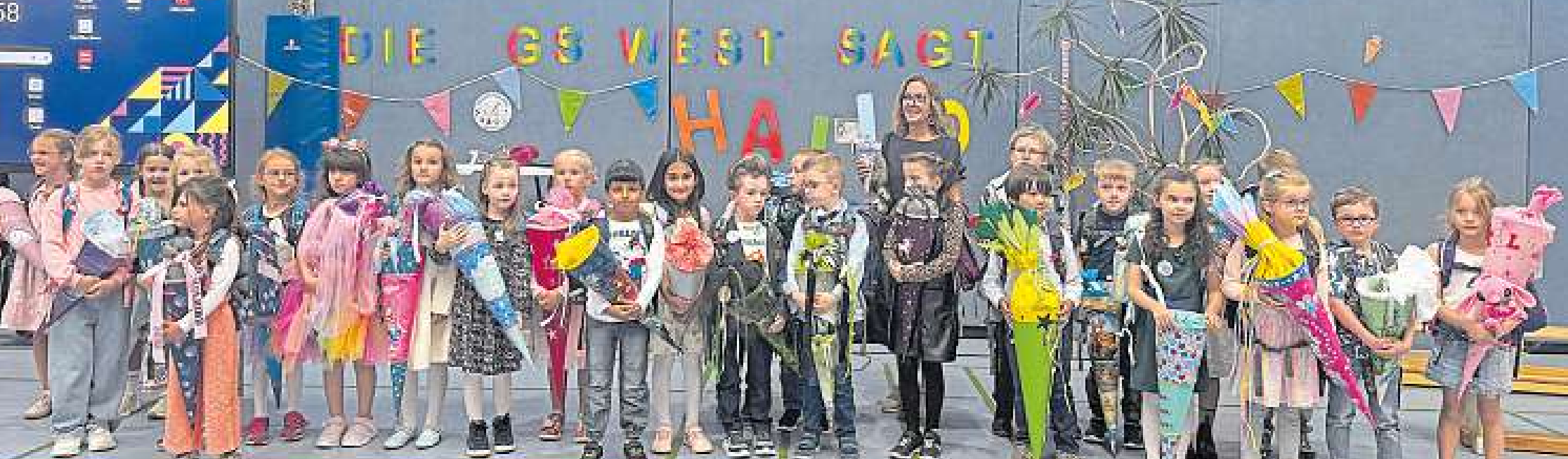 Die Klasse 1a mit ihrer Klassenlehrerin Martina Ladewig