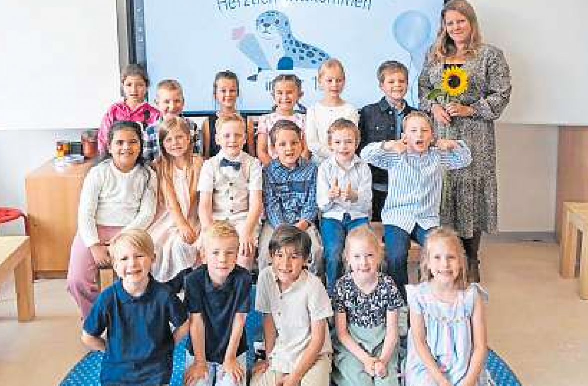 Klasse 1e mit Klassenlehrerin Caroline Buschmann.