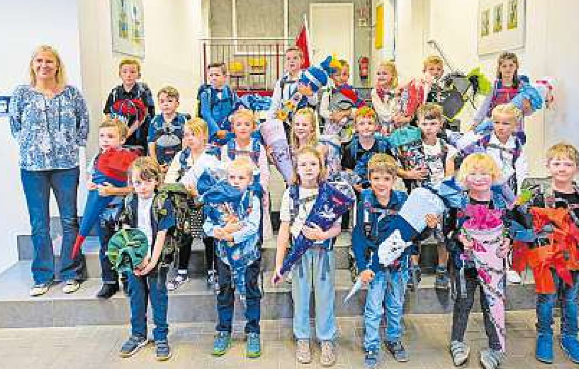 1. Klasse mit Klassenlehrerin Janis Walzel. Foto: GS Grönwohld/hfr