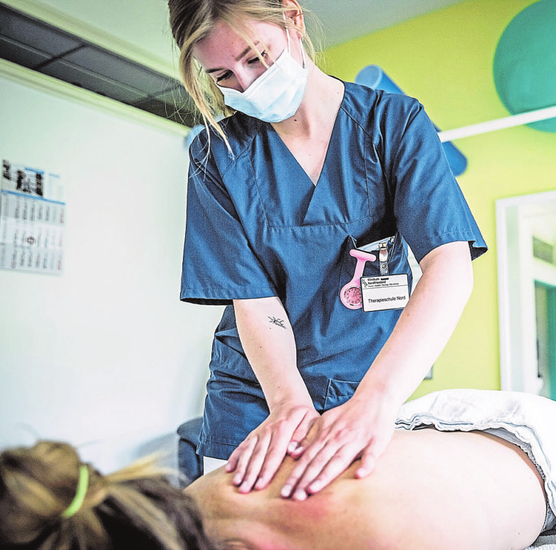 ... ebenso wie im Hellen bei Physiotherapeuten, MTA's oder Reinigungskräften... PTA's, MFA's, Fotos: O Klinikum Nordfriesland (3)