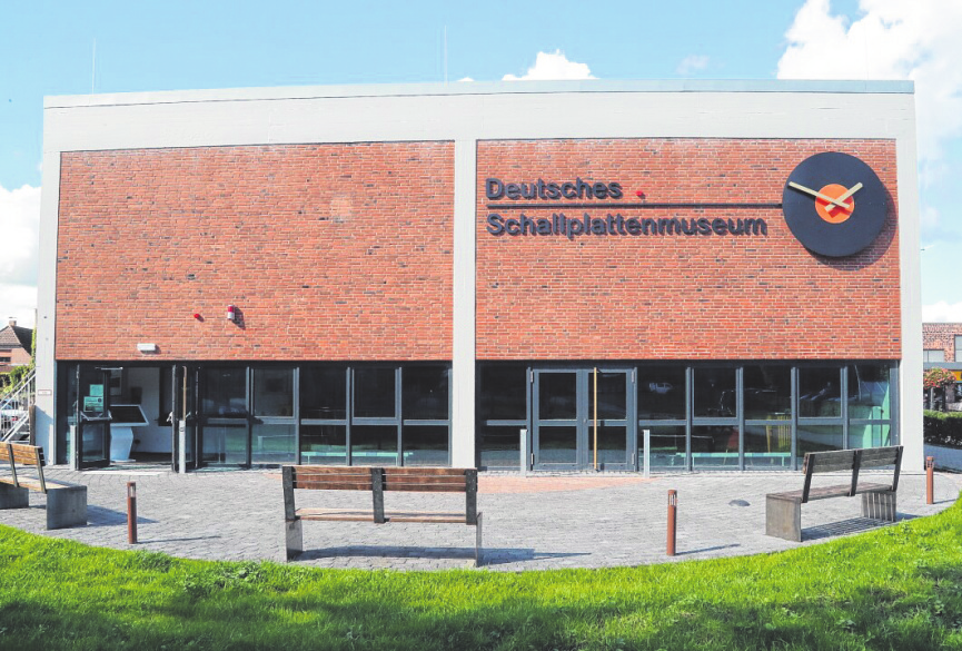 Hingucker: Selbst der halbrunde Vorplatz ist einer Schallplatte nachempfunden