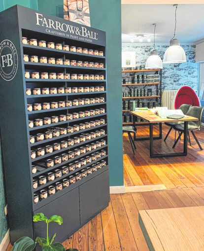 Große Farbpalette: Farrow and Ball bei Prasch Farben in Flensburg.