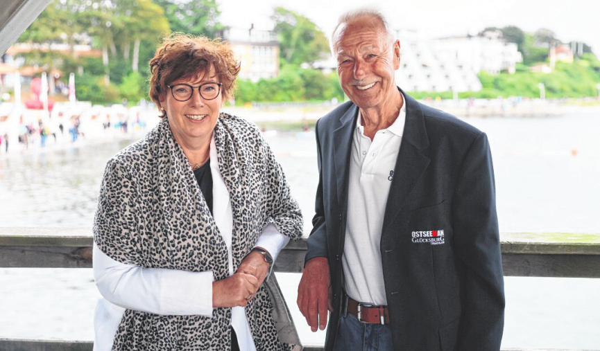 Schirmherrin: Innenministerin Sabine Sütterlin-Waack, hier mit „Mr. OstseeMan“ Reinhard Husen.