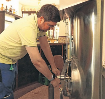 Im „Whirlpool“ setzen sich die Trübstoffe am Boden ab. Der Fachmann formuliert es anders: Die Stoffe werden aus der gekochten „Würze“ ausgeschlagen.
