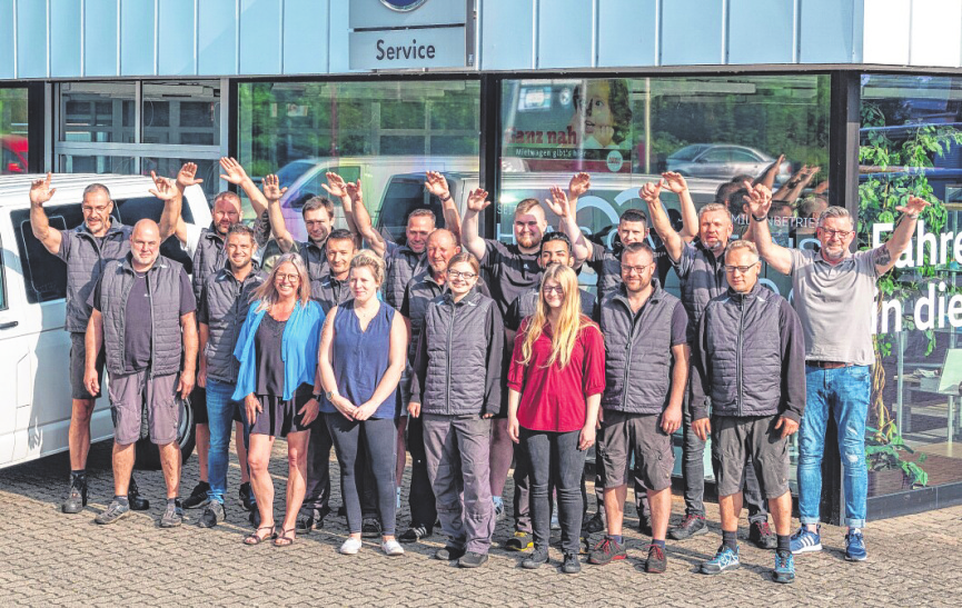 Auch das Tarper Team freut sich über das Jubiläum.