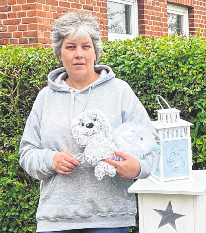 Anke Sterner aus Wittbek zeigt kreative Holzarbeiten und Kuscheltiere.