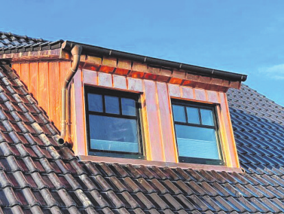 Der Einbau von Gauben ist nur ein Arbeitsgebiet der Firma. Auch hier können verschiedene Materialien eingesetzt werden.