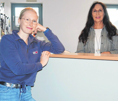 In der Anmeldung werden die Mandanten stets freundlich von Kerrin Mextorf (l.) und Birgit Wruck-Olive begrüßt.