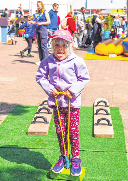 Spiel und Spaß für die Kinder auf dem Deekelsen-Platz.