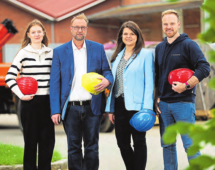 Das Team Energiewende der Stadtwerke SH geht mit Schwung in den Transformationsprozess: Katharina Behrens, Thorsten Bock, Julia Jürgensen und Askan Grimmelsmann (von links). FOTO: STAUDT
