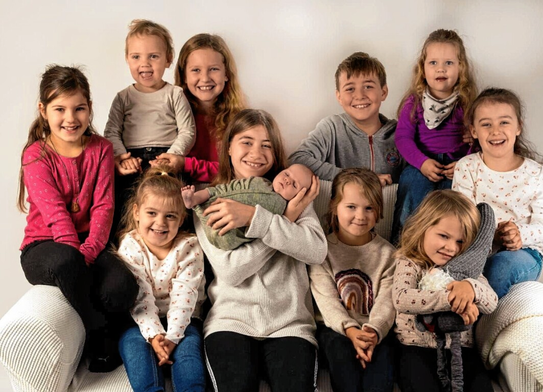 Eine wunderbare Kinderschar bildet den Rahmen der "Happy Family"!