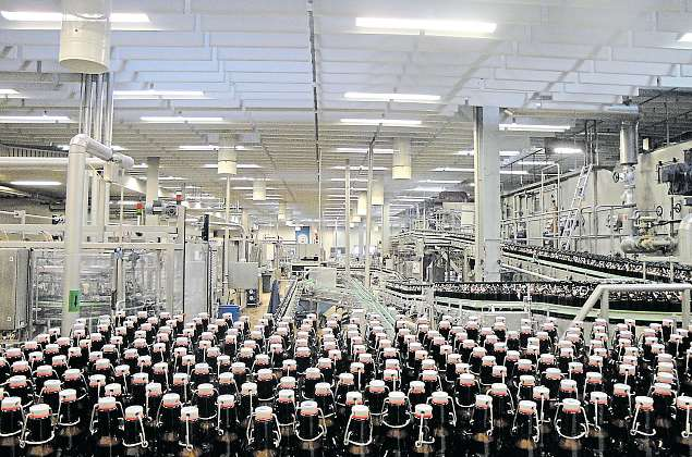 Rund 60 Millionen Liter Bier werden in der Flensburger Brauerei am Munketoft gebraut. FOTO: MICHAEL STAUDT