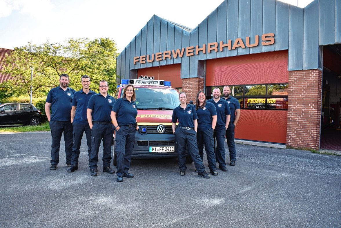 Das Orga-Team hat ein vollgepacktes Jubil&auml;umsprogramm auf die Beine gestellt (von links): Torben Steenfatt, Marko Schr&ouml;der, Lasse Krieger, Maike Bahlke, Louisa Wulff, Jana Roschinski, Kai B&uuml;che und Bennet Roschinski. Foto: Marianne Mei&szlig;ner