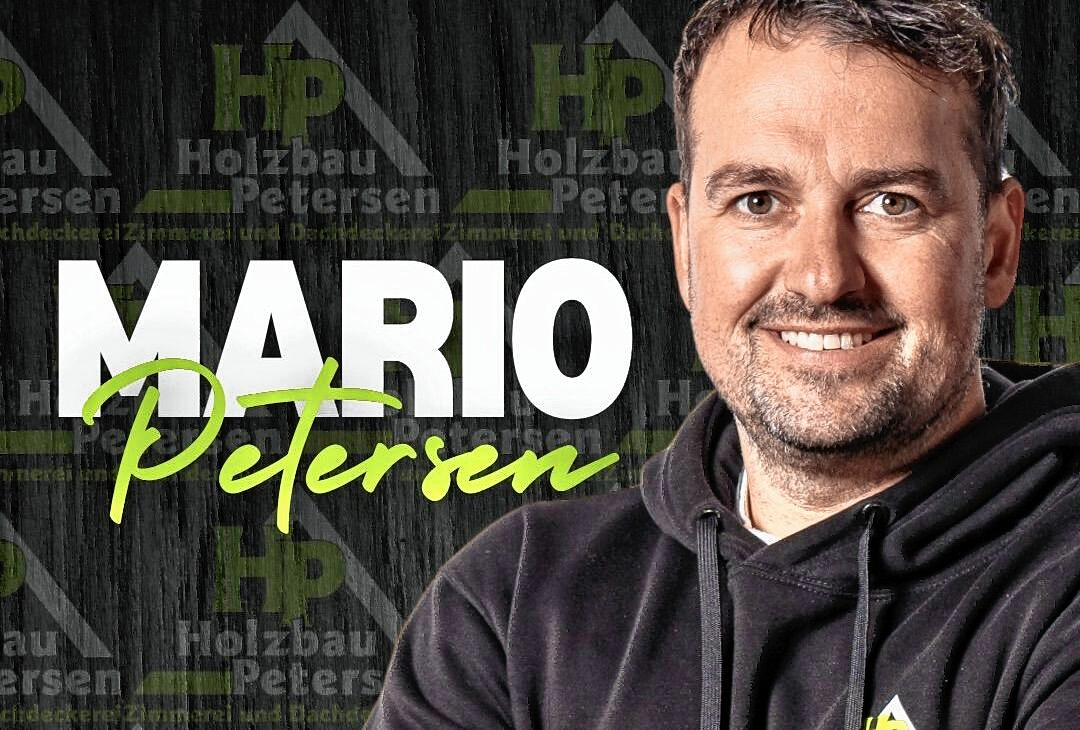 Gesch&auml;ftsf&uuml;hrer Mario Petersen legt gr&ouml;&szlig;ten Wert auf Pr&auml;zisionsarbeit. Foto: Holzbau Petersen