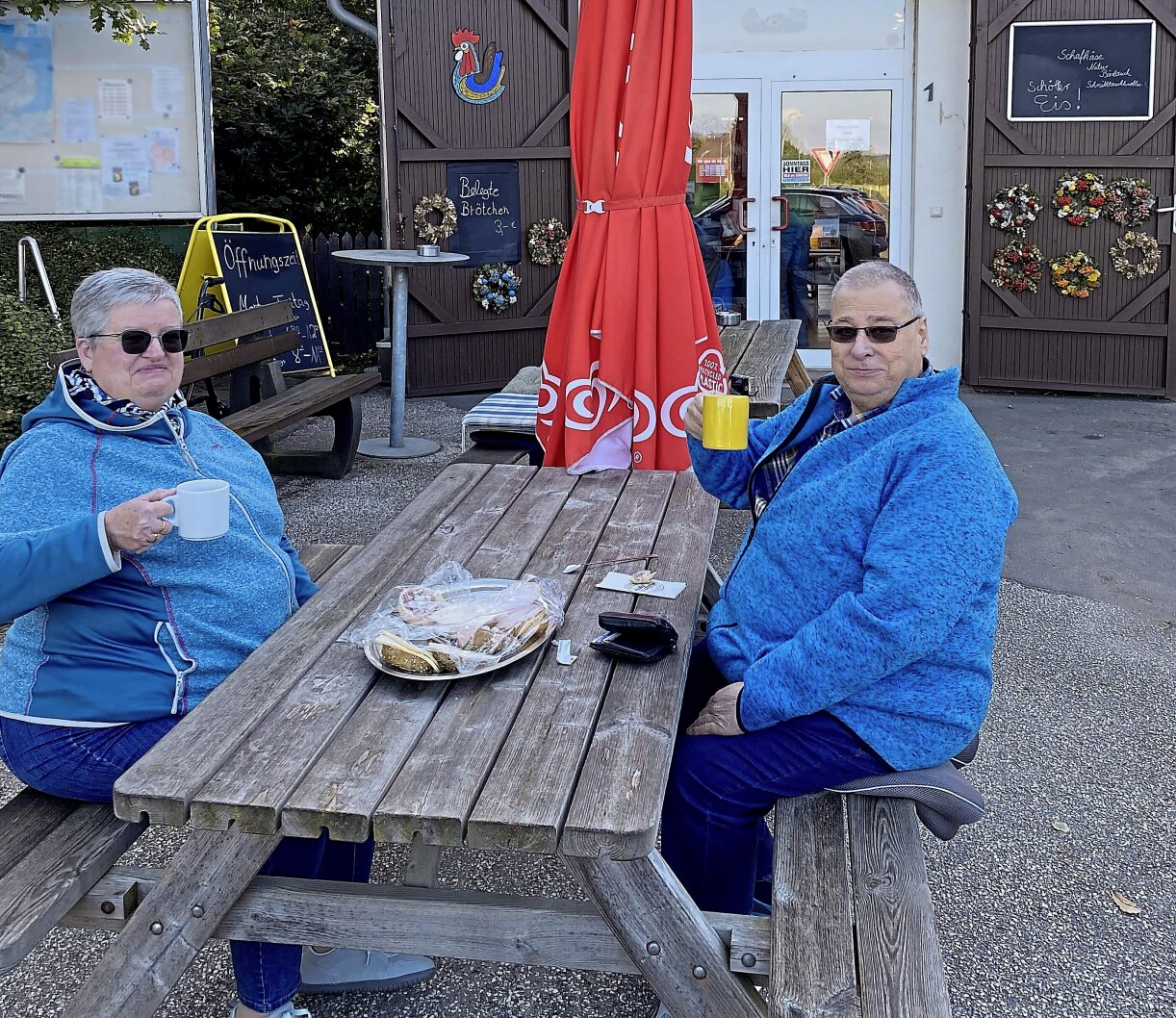 Das Ehepaar Renate und Wolfgang Kruse liebt den Laden in Kopperby.