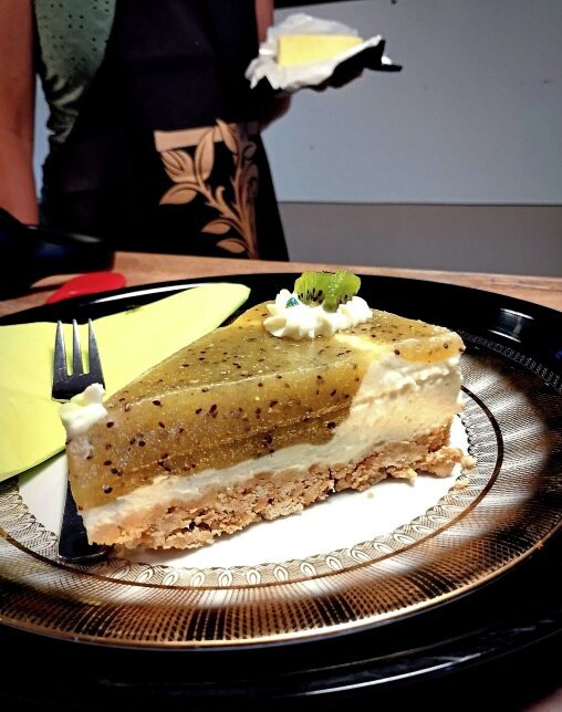 Im Café gibt es viele Leckereien, unter anderem auch Stachelbeertorte.