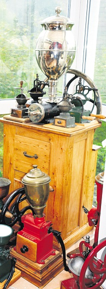 Die größte Kaffeemühle misst 160 Zentimeter Höhe.