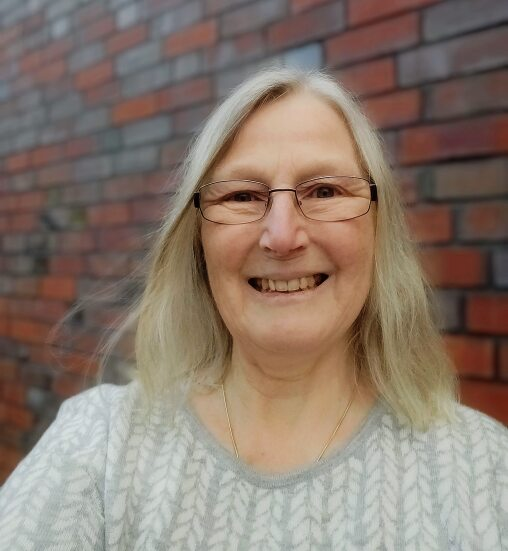 Heilpraktikerin Petra Dostal stellt den Muskeltest der Kinesiologie vor. Foto: Petra Dostal