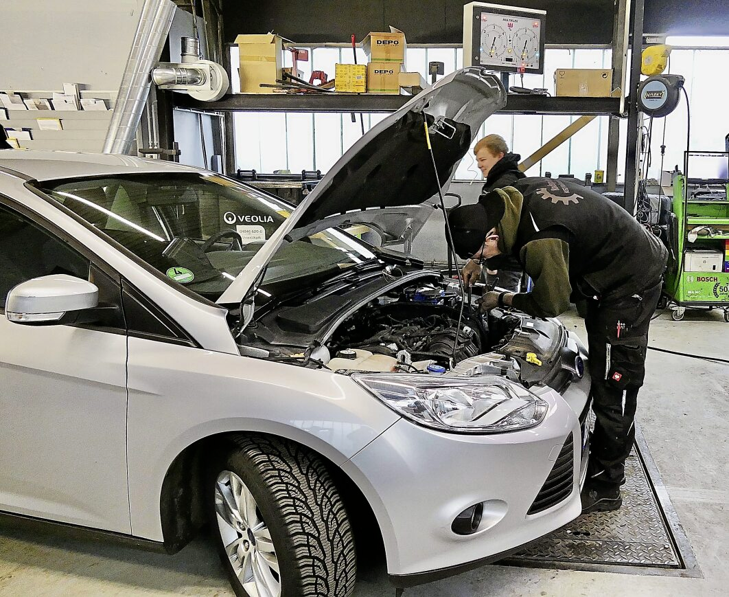 Zu den angebotenen Dienstleistungen gehören unter anderem moderne Fahrzeugdiagnosen zur schnellen Fehlererkennung.