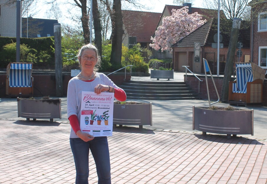 Bettina Jebens vom organisierenden Verein für Handel, Gewerbe und Industrie hofft auf eine tolle Resonanz von Besuchern aus nah und fern beim verkaufsoffenen Sonntag mit Blumenmarkt. Foto: Hanssen