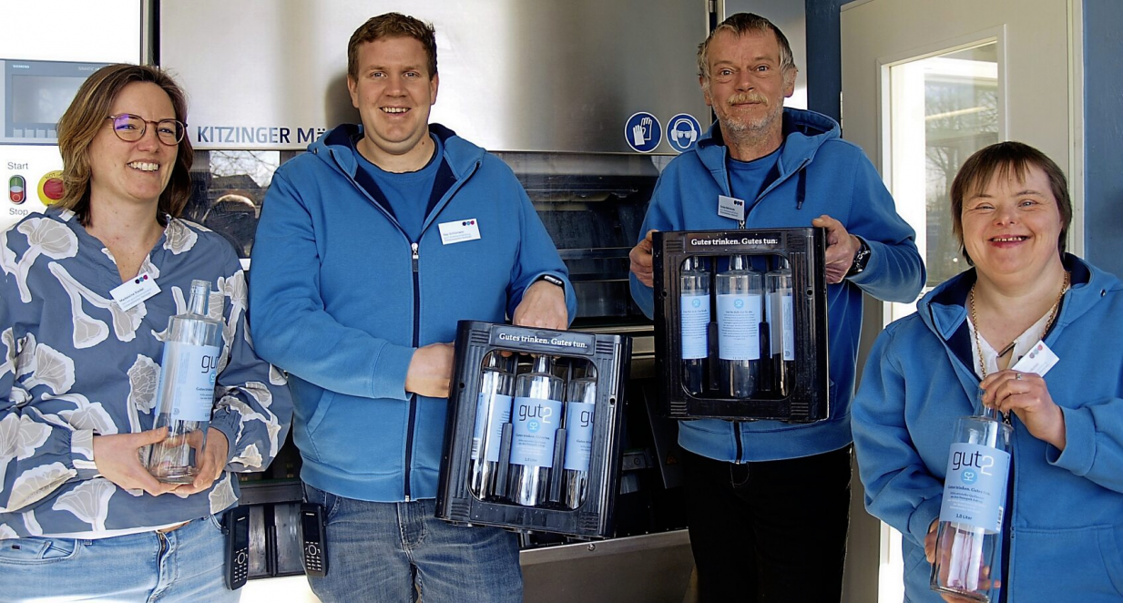 Die Hohenwestedter Werkstatt hat ihren Messestand am östlichen Ende der Lindenstraße.