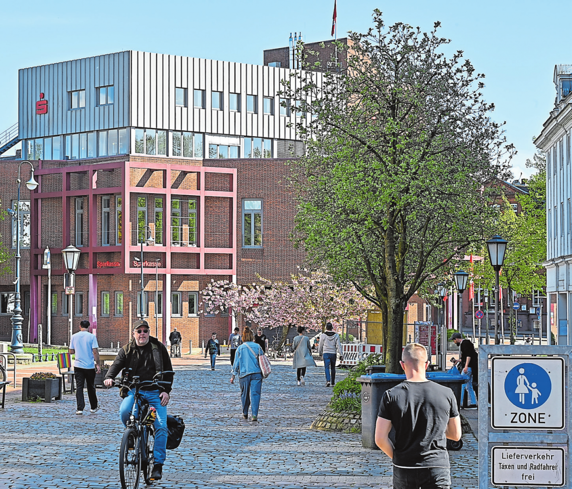 Die Zentrale der Sparkasse Mittelholstein am Rendsburger Röhlingsplatz: Die Ursprünge des Geldinstituts reichen bis ins Jahr 1823 zurück.