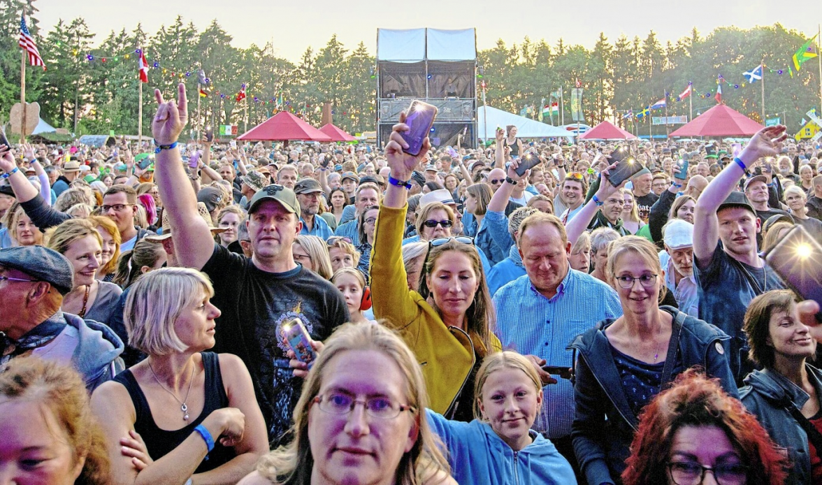 In Feierlaune: Die Fans des Irish Folk Open Airs.
