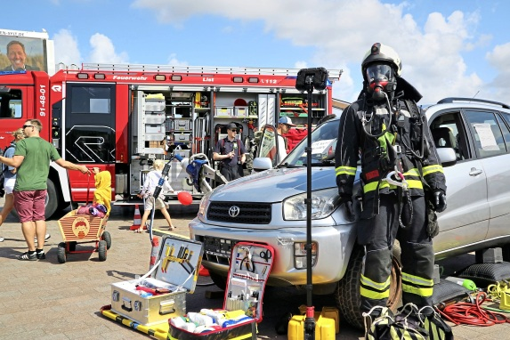Die Lister Feuerwehr informiert über ihre Arbeit.