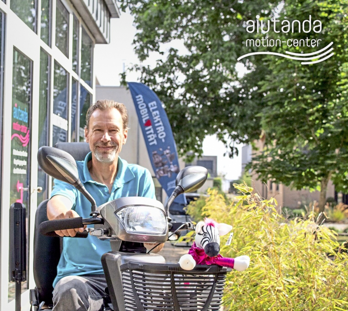 Eine Mobilitätshilfe gibt Bewegungsfreiheit im Alltag zurück: Probefahrten sind beim IGL-Gesundheitstag möglich. Foto: motion center