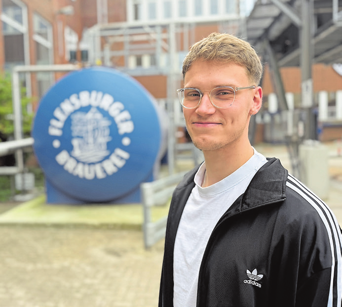 Yannick Konczak legt während seiner Ausbildung zum Industriekaufmann einen Zwischenstopp in der Lagerlogistik ein.