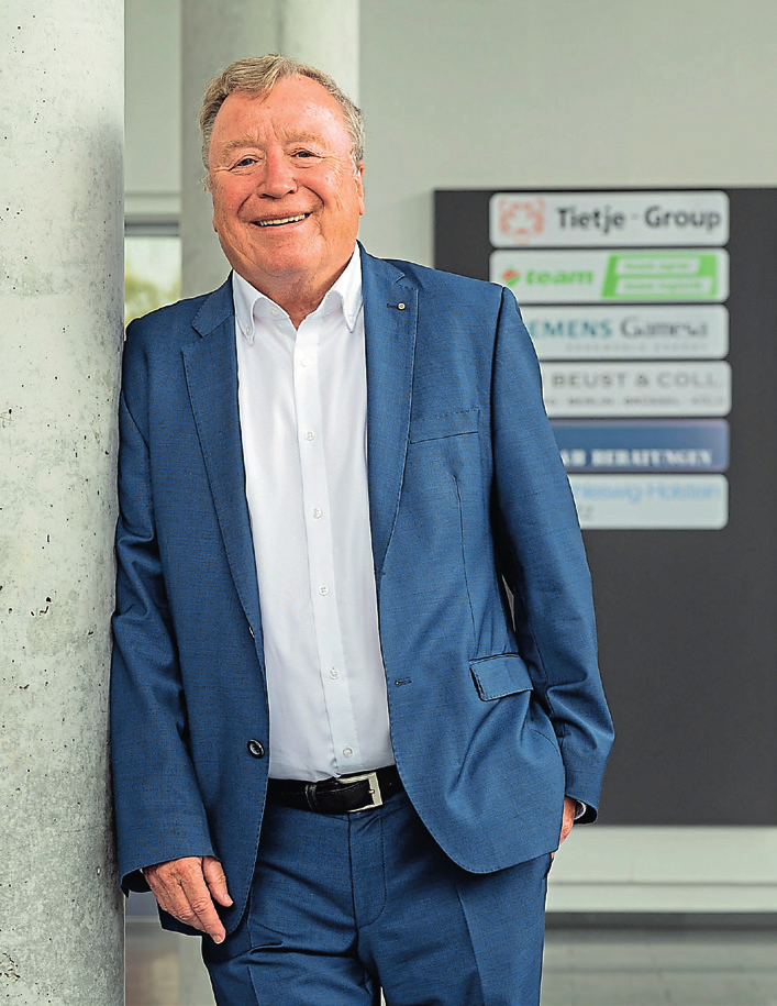 Jürgen Muhl, Geschäftsführer der Fachzeitschrift "Handballwoche“, ist einer von 500 Menschen, die im Kanal-Tower arbeiten. FOTO: MICHAEL RUFF